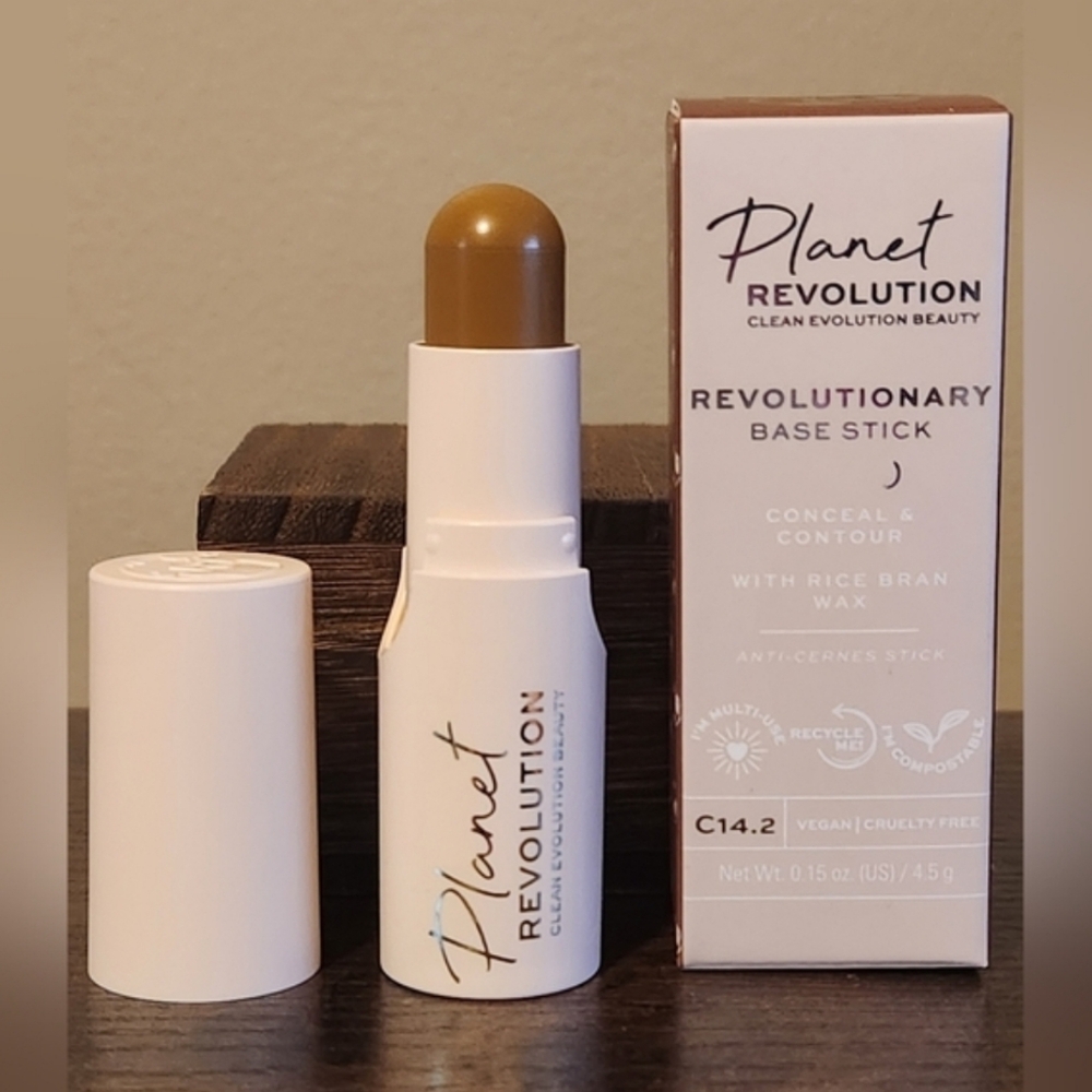 Revolution Planet Revolutionary Base Stick Conceal & Contour in Warm Tan